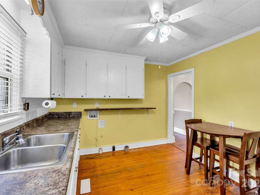 1415 Midlake Road, Kannapolis, NC 28083.  MLS# CAR4256389, YatesRealty ID 11862. 