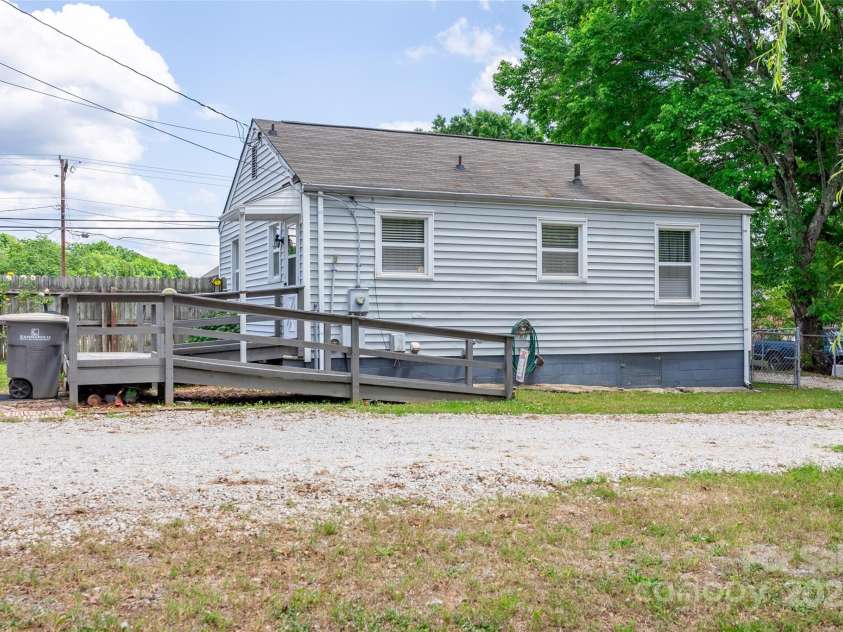 1415 Midlake Road, Kannapolis, NC 28083.  MLS# CAR4256389, YatesRealty ID 11862. 