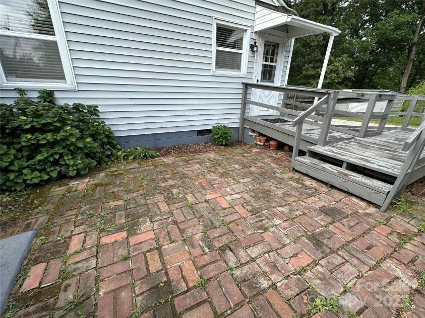 1415 Midlake Road, Kannapolis, NC 28083.  MLS# CAR4256389, YatesRealty ID 11862. 