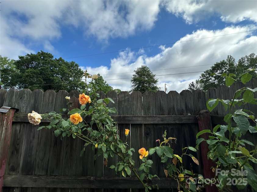 1415 Midlake Road, Kannapolis, NC 28083.  MLS# CAR4256389, YatesRealty ID 11862. 