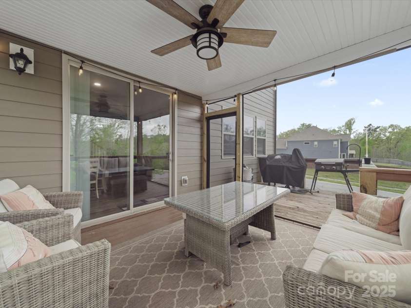 807 Oak Manor Drive, Concord, NC 28025.  MLS# CAR4245528, YatesRealty ID 11863. 