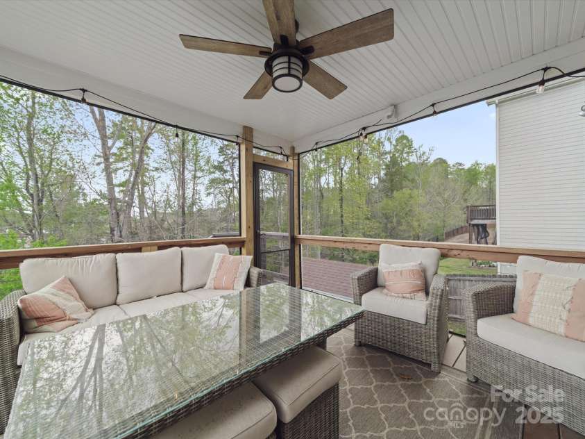 807 Oak Manor Drive, Concord, NC 28025.  MLS# CAR4245528, YatesRealty ID 11863. 