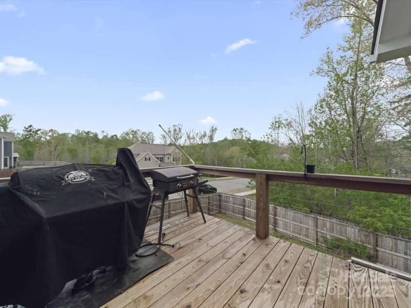 807 Oak Manor Drive, Concord, NC 28025.  MLS# CAR4245528, YatesRealty ID 11863. 