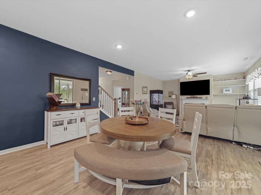 807 Oak Manor Drive, Concord, NC 28025.  MLS# CAR4245528, YatesRealty ID 11863. 