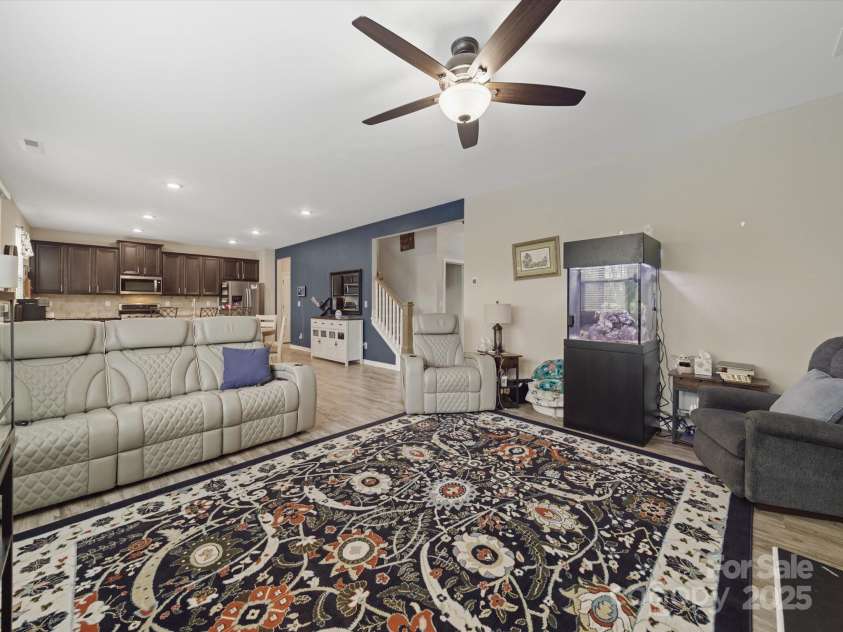 807 Oak Manor Drive, Concord, NC 28025.  MLS# CAR4245528, YatesRealty ID 11863. 