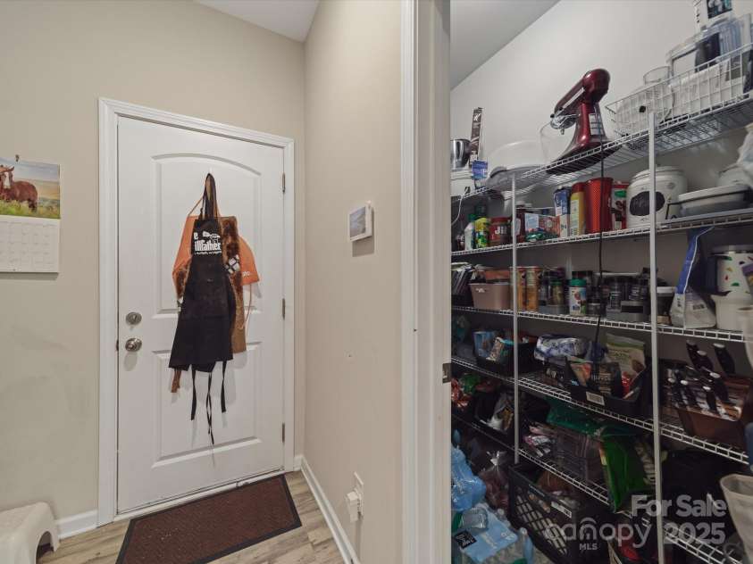 807 Oak Manor Drive, Concord, NC 28025.  MLS# CAR4245528, YatesRealty ID 11863. 