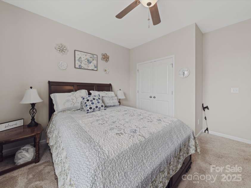 807 Oak Manor Drive, Concord, NC 28025.  MLS# CAR4245528, YatesRealty ID 11863. 