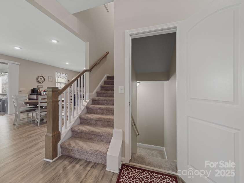 807 Oak Manor Drive, Concord, NC 28025.  MLS# CAR4245528, YatesRealty ID 11863. 