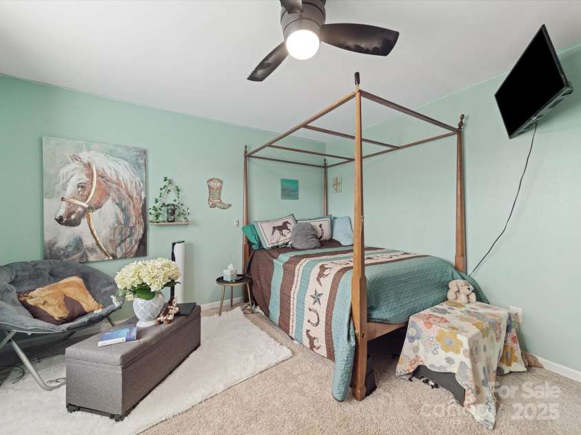 807 Oak Manor Drive, Concord, NC 28025.  MLS# CAR4245528, YatesRealty ID 11863. 