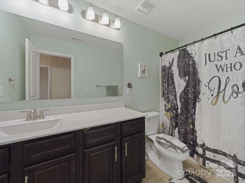 807 Oak Manor Drive, Concord, NC 28025.  MLS# CAR4245528, YatesRealty ID 11863. 