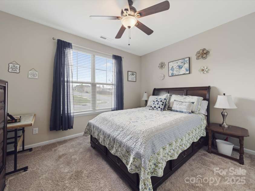 807 Oak Manor Drive, Concord, NC 28025.  MLS# CAR4245528, YatesRealty ID 11863. 