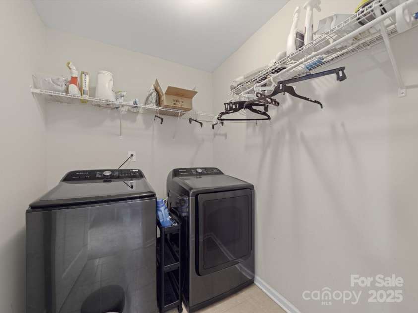 807 Oak Manor Drive, Concord, NC 28025.  MLS# CAR4245528, YatesRealty ID 11863. 