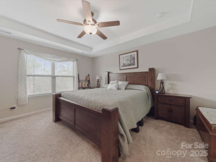 807 Oak Manor Drive, Concord, NC 28025.  MLS# CAR4245528, YatesRealty ID 11863. 