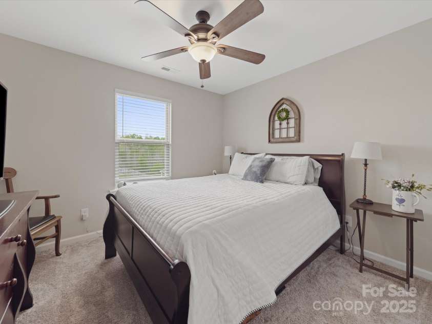 807 Oak Manor Drive, Concord, NC 28025.  MLS# CAR4245528, YatesRealty ID 11863. 