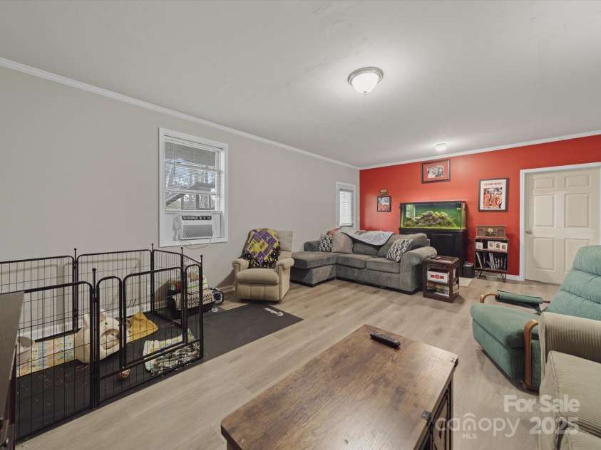 807 Oak Manor Drive, Concord, NC 28025.  MLS# CAR4245528, YatesRealty ID 11863. 