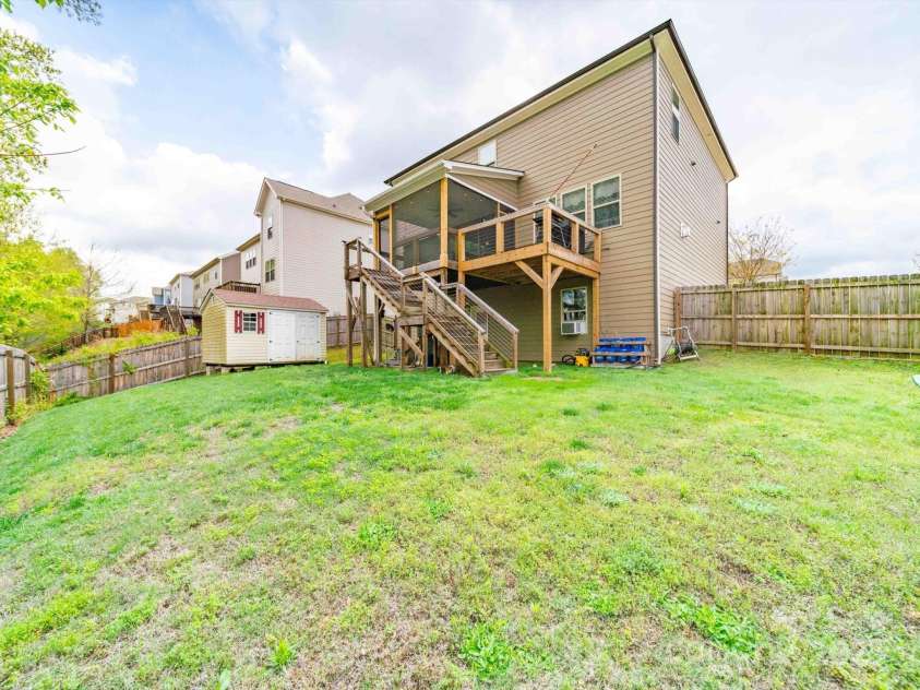 807 Oak Manor Drive, Concord, NC 28025.  MLS# CAR4245528, YatesRealty ID 11863. 