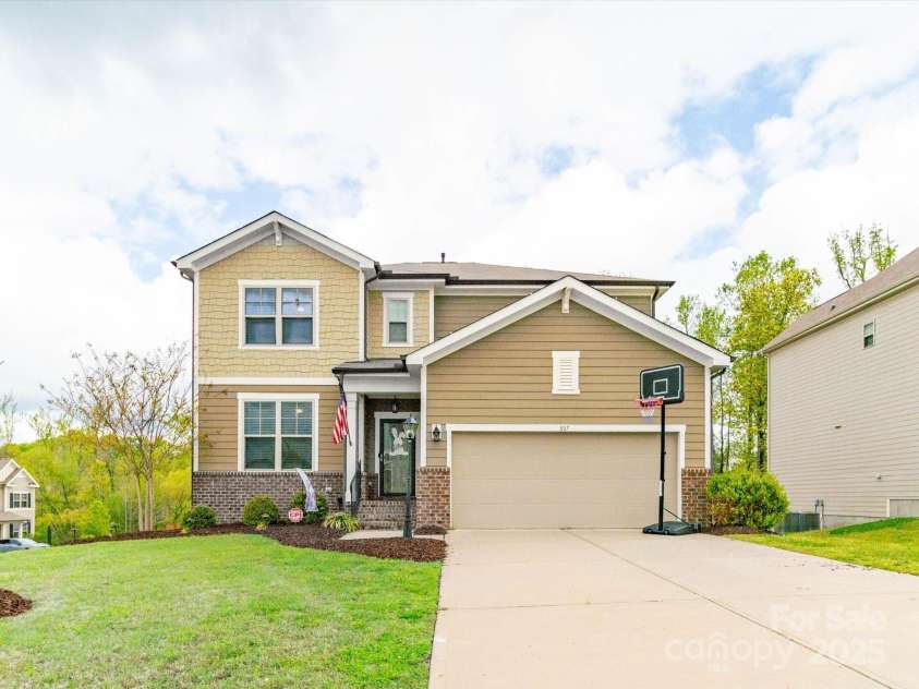 807 Oak Manor Drive, Concord, NC 28025.  MLS# CAR4245528, YatesRealty ID 11863. 