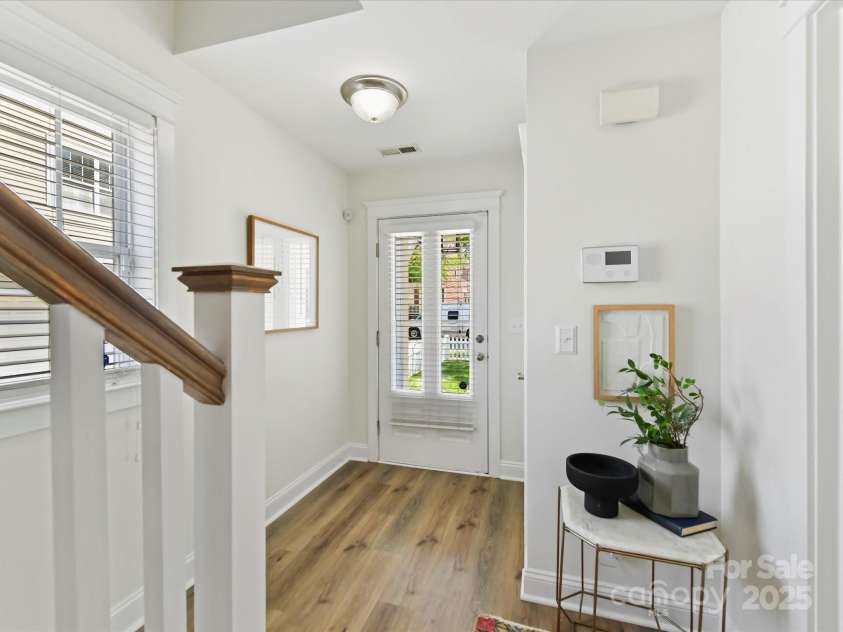 1904 Lela Avenue, Charlotte, NC 28208.  MLS# CAR4241700, YatesRealty ID 11864. Entryway view 1