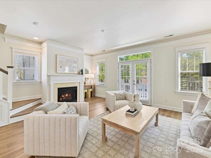1904 Lela Avenue, Charlotte, NC 28208.  MLS# CAR4241700, YatesRealty ID 11864. Living Room view 4