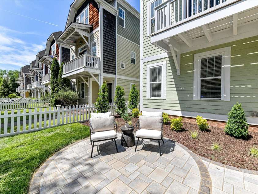 1904 Lela Avenue, Charlotte, NC 28208.  MLS# CAR4241700, YatesRealty ID 11864. The perfect outdoor living!