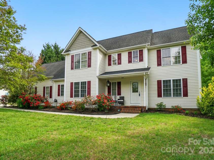 305 Phillip Drive, Salisbury, NC 28146.  MLS# CAR4252073, YatesRealty ID 11865. 