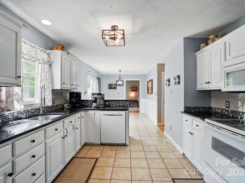 305 Phillip Drive, Salisbury, NC 28146.  MLS# CAR4252073, YatesRealty ID 11865. 