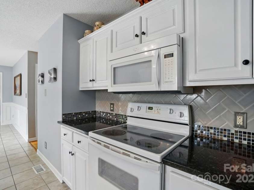 305 Phillip Drive, Salisbury, NC 28146.  MLS# CAR4252073, YatesRealty ID 11865. 