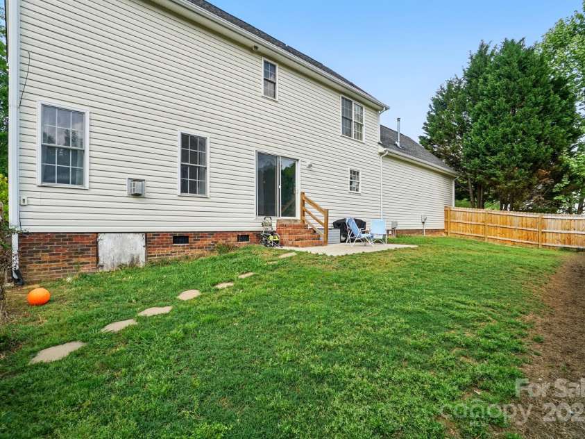 305 Phillip Drive, Salisbury, NC 28146.  MLS# CAR4252073, YatesRealty ID 11865. 