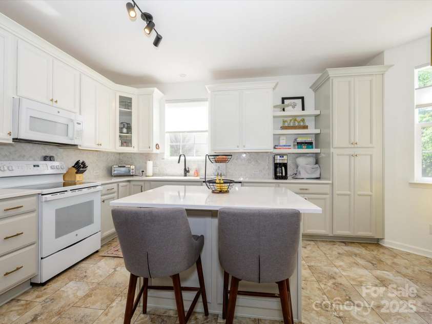 14336 Northridge Drive, Charlotte, NC 28269.  MLS# CAR4257226, YatesRealty ID 11866. 