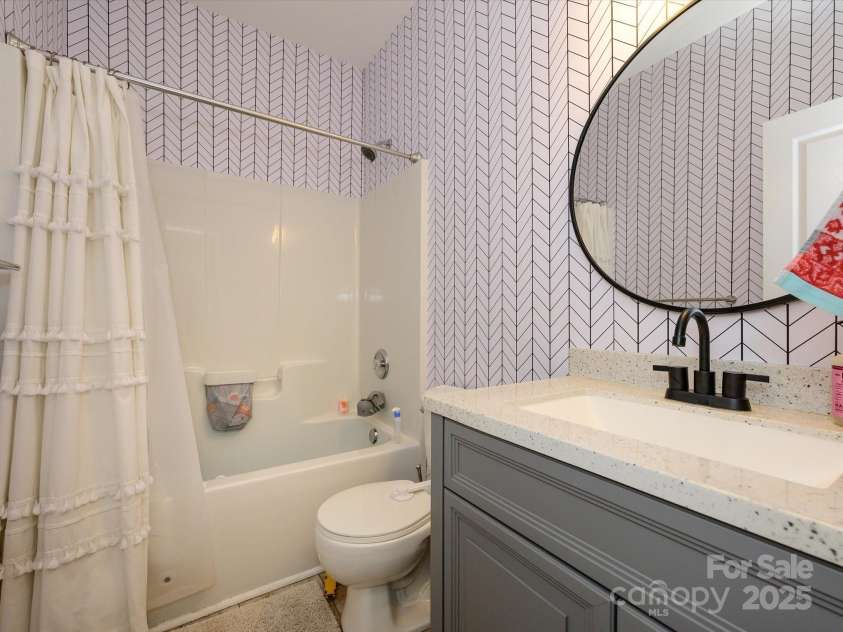 14336 Northridge Drive, Charlotte, NC 28269.  MLS# CAR4257226, YatesRealty ID 11866. 