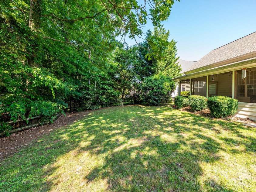 14336 Northridge Drive, Charlotte, NC 28269.  MLS# CAR4257226, YatesRealty ID 11866. 