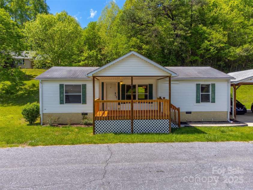 314 Chickamauga Circle, Cullowhee, NC 28723.  MLS# CAR4256116, YatesRealty ID 11867. 