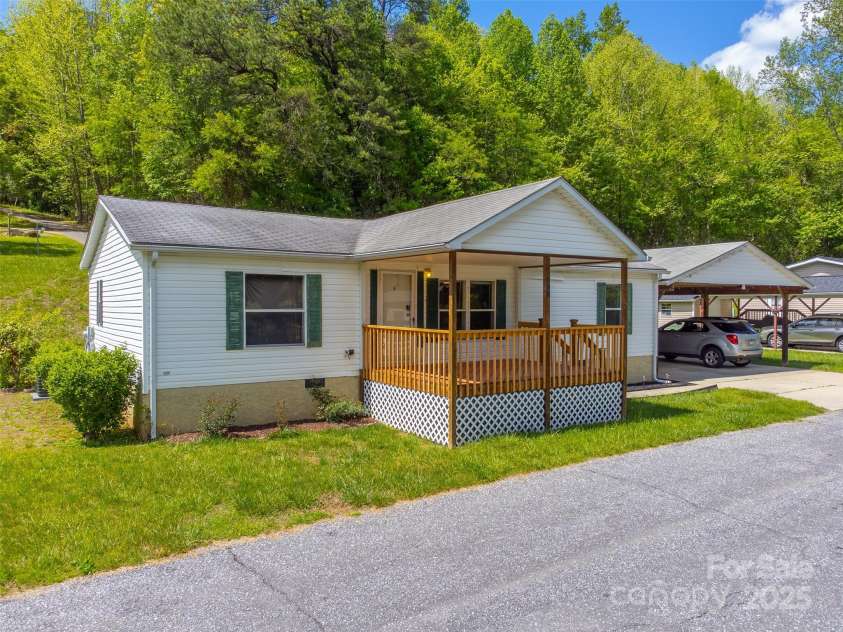 314 Chickamauga Circle, Cullowhee, NC 28723.  MLS# CAR4256116, YatesRealty ID 11867. 