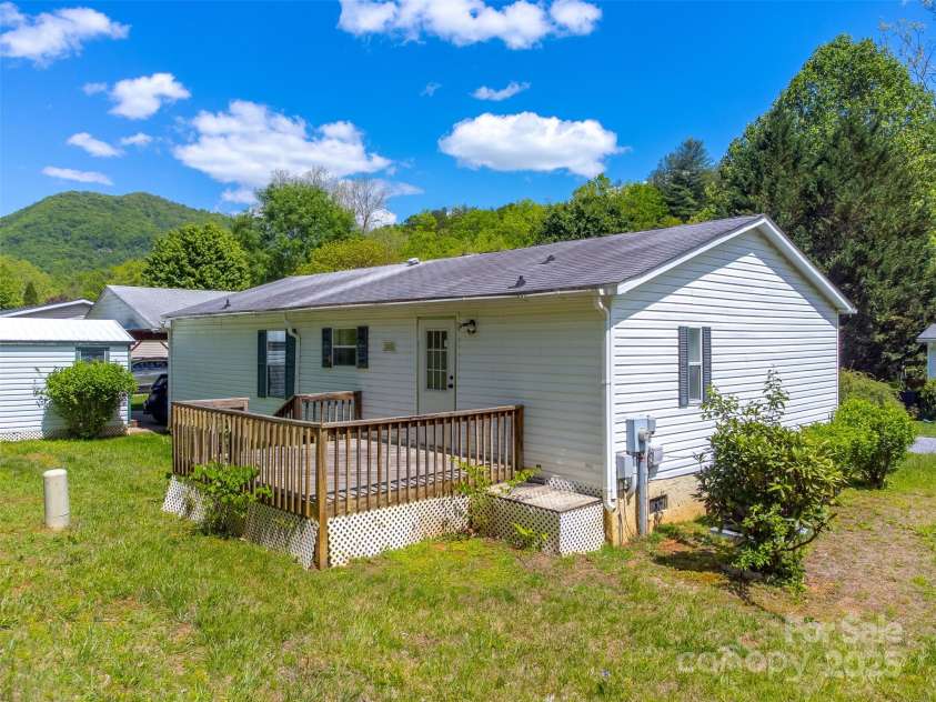 314 Chickamauga Circle, Cullowhee, NC 28723.  MLS# CAR4256116, YatesRealty ID 11867. 