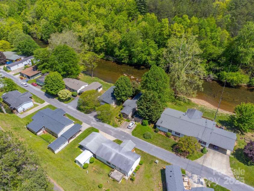314 Chickamauga Circle, Cullowhee, NC 28723.  MLS# CAR4256116, YatesRealty ID 11867. 