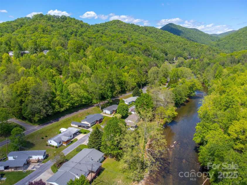 314 Chickamauga Circle, Cullowhee, NC 28723.  MLS# CAR4256116, YatesRealty ID 11867. 