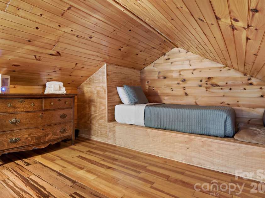 317 Chocolate Drop Circle, Union Mills, NC 28167.  MLS# CAR4337126, YatesRealty ID 1187. Cozy nap area in the loft