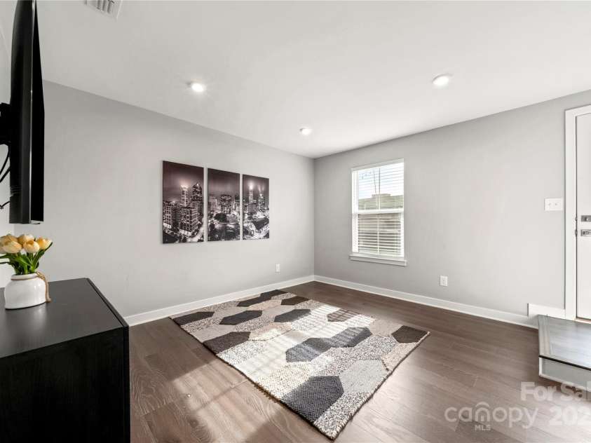 147 Music Hall Way, Charlotte, NC 28203.  MLS# CAR4326079, YatesRealty ID 11870. 