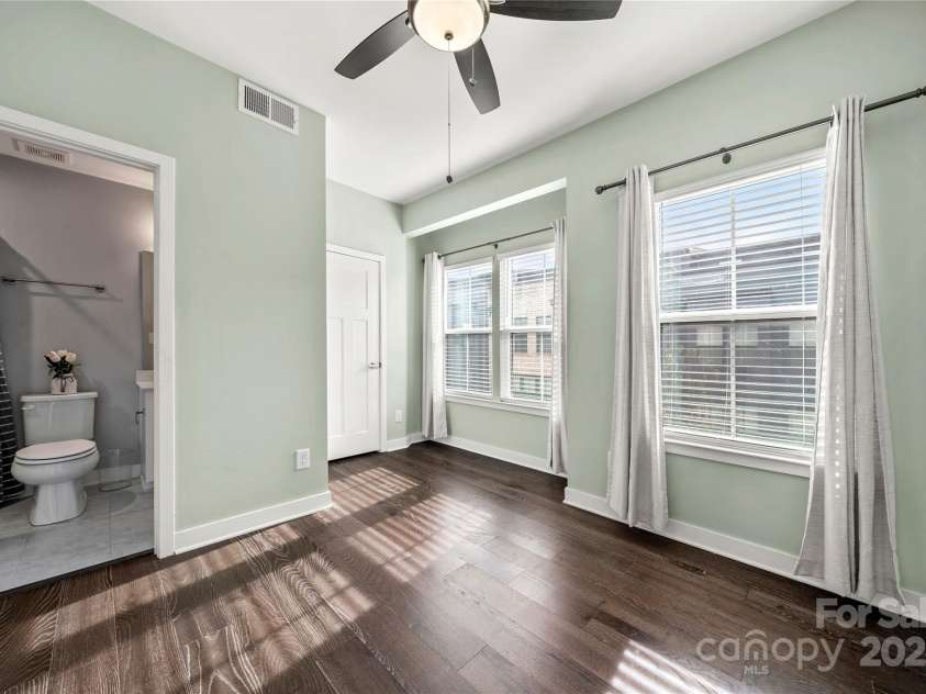 147 Music Hall Way, Charlotte, NC 28203.  MLS# CAR4326079, YatesRealty ID 11870. 