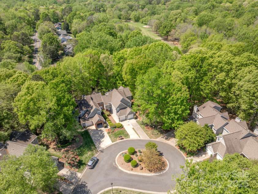 9012 Saint Thomas Lane, Charlotte, NC 28277.  MLS# CAR4248076, YatesRealty ID 11870. 