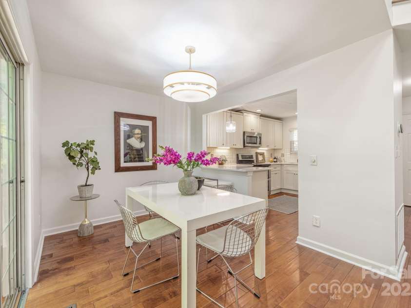 9012 Saint Thomas Lane, Charlotte, NC 28277.  MLS# CAR4248076, YatesRealty ID 11870. 