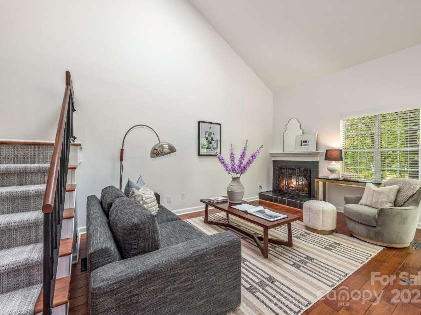9012 Saint Thomas Lane, Charlotte, NC 28277.  MLS# CAR4248076, YatesRealty ID 11870. 