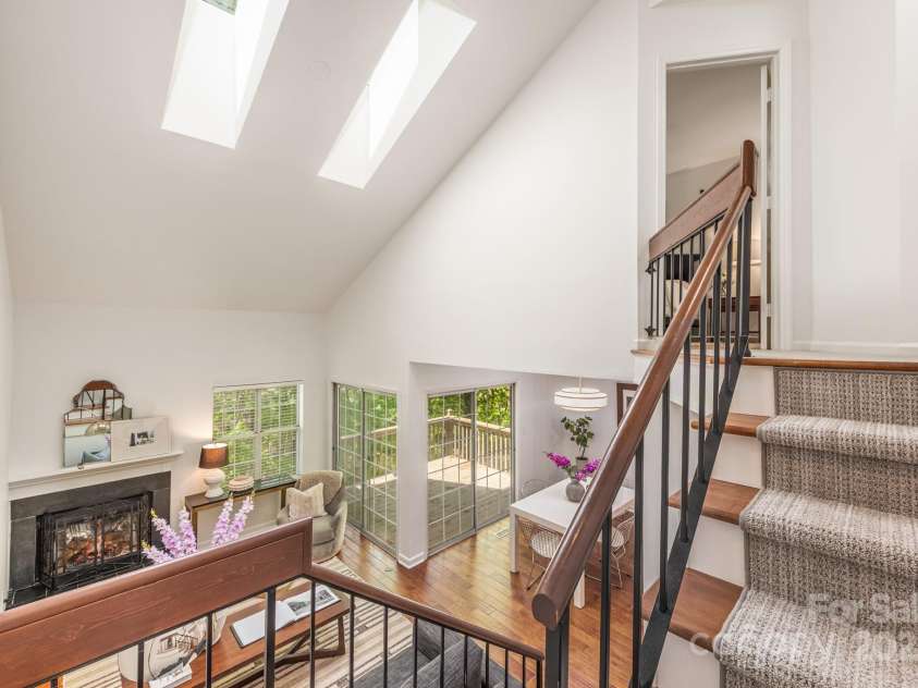 9012 Saint Thomas Lane, Charlotte, NC 28277.  MLS# CAR4248076, YatesRealty ID 11870. 
