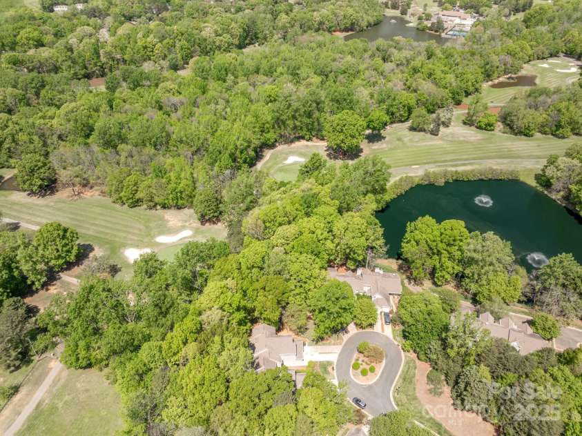 9012 Saint Thomas Lane, Charlotte, NC 28277.  MLS# CAR4248076, YatesRealty ID 11870. 