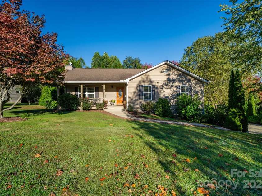 19 Azure Sage Way, Asheville, NC 28806.  MLS# CAR4312803, YatesRealty ID 11871. 