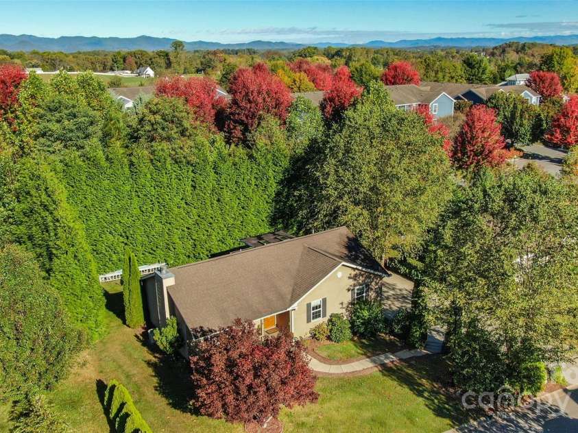 19 Azure Sage Way, Asheville, NC 28806.  MLS# CAR4312803, YatesRealty ID 11871. 