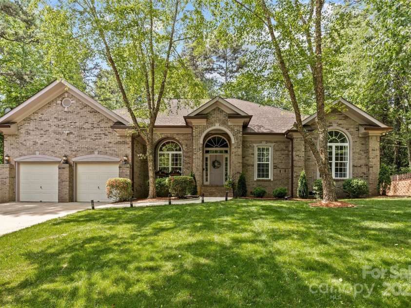 4025 Cherrybrook Drive, Mint Hill, NC 28227.  MLS# CAR4254558, YatesRealty ID 11871. 