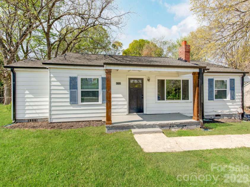 1717 Davidson Avenue, Gastonia, NC 28052.  MLS# CAR4362898, YatesRealty ID 11872. 