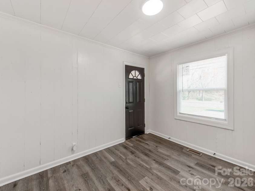 1717 Davidson Avenue, Gastonia, NC 28052.  MLS# CAR4362898, YatesRealty ID 11872. 