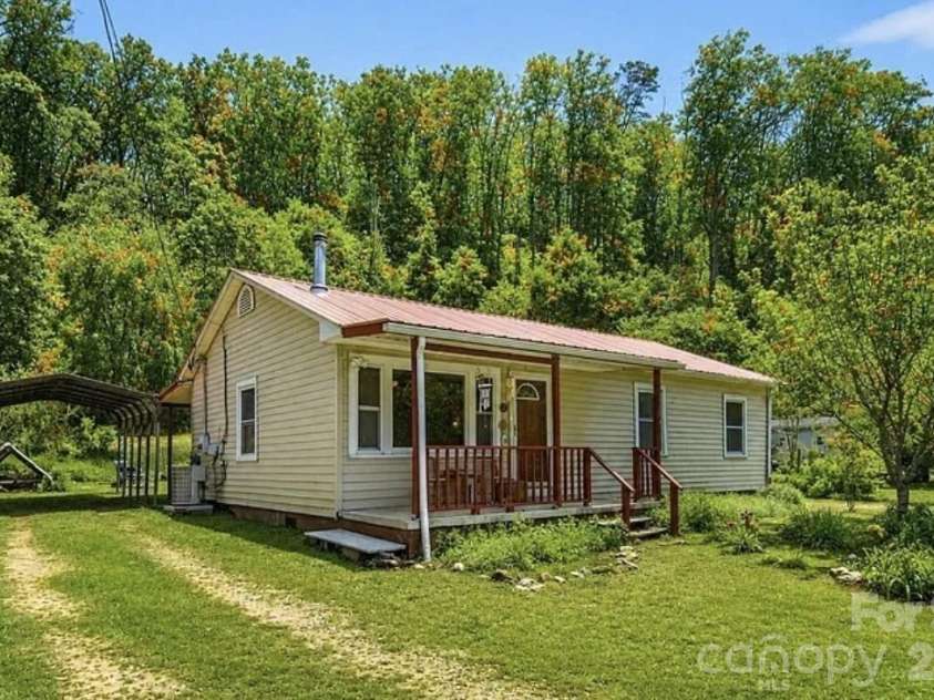 522 Old Us 70 Highway, Old Fort, NC 28762.  MLS# CAR4369117, YatesRealty ID 11874. 3 bedroom/ 1.5 bath with a large yard and easy trail access.